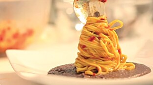 Spagetti i tomatsås