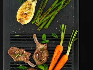 Lamm och morötter på en Electrolux plancha grill