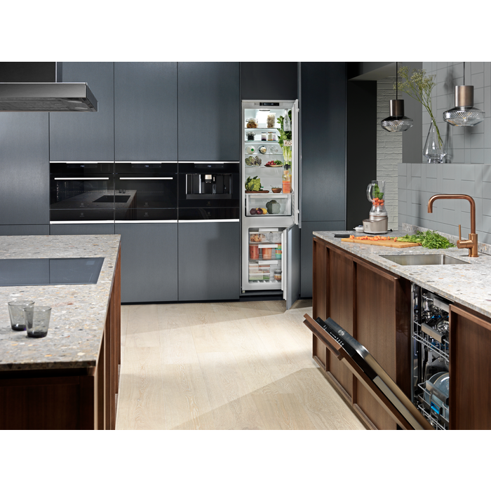 Electrolux - Integrerad diskmaskin 45-60 cm - EEC87400W