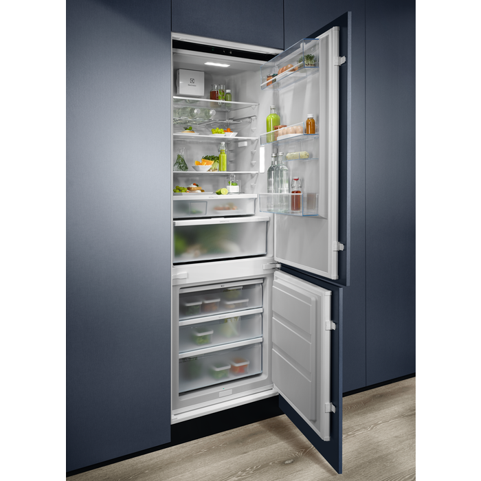 Electrolux - Integrerad kyl-frys - KNR7TE75S