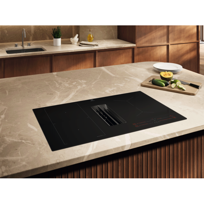 Electrolux - Induktionshäll med inbyggd fläkt - HHOB860C