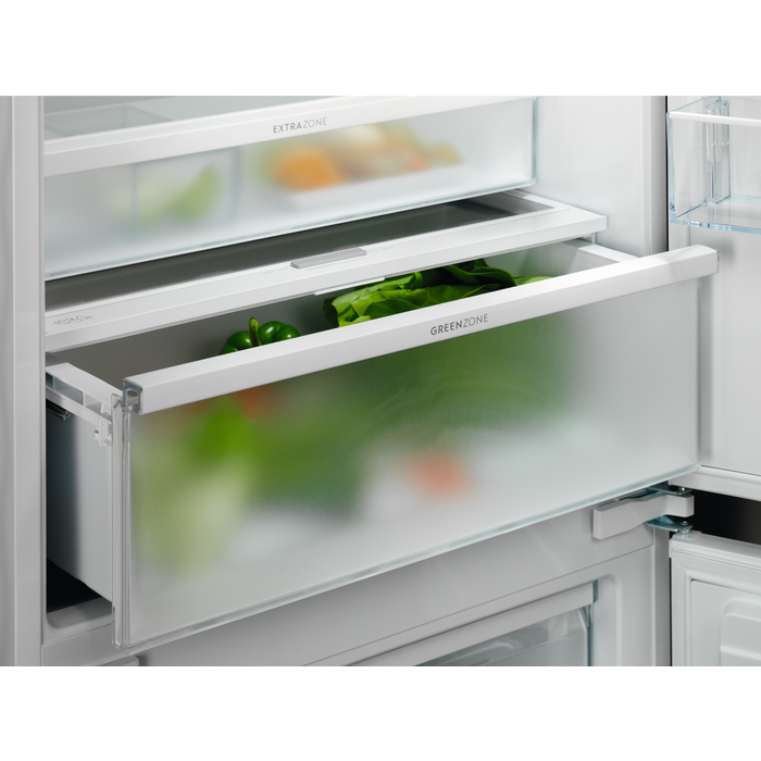 Electrolux - Integrerad kyl-frys - KNR7TE75S