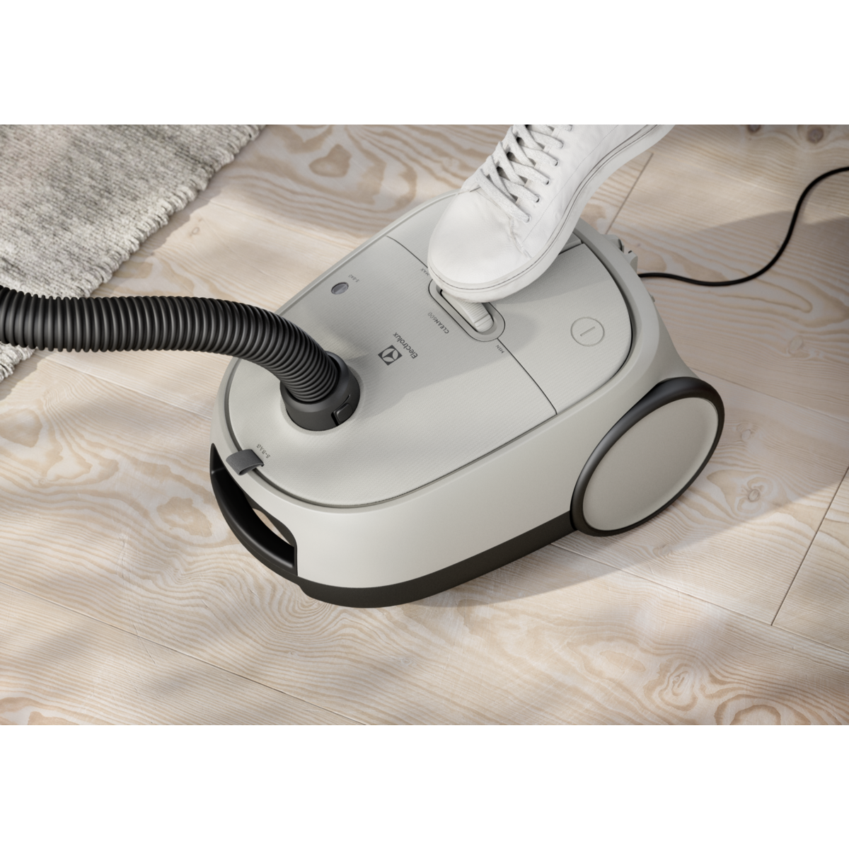 Electrolux - Dammsugare med påse - EB61C360