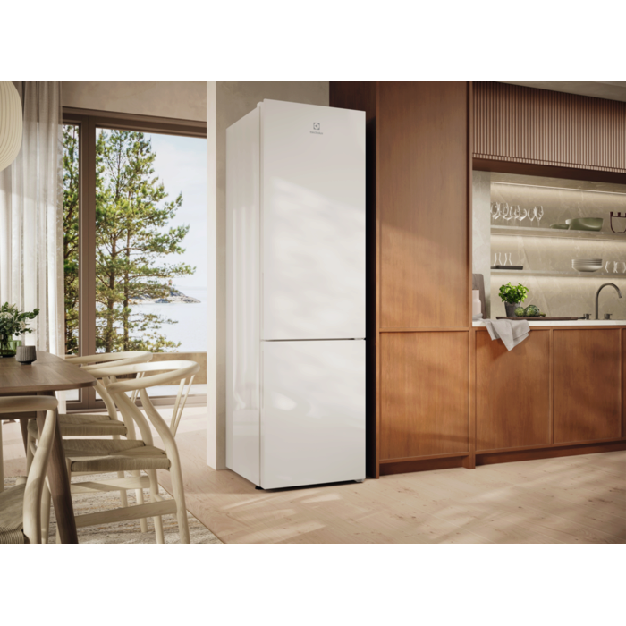 Electrolux - Fristående kyl-frys - LNT7MC36W