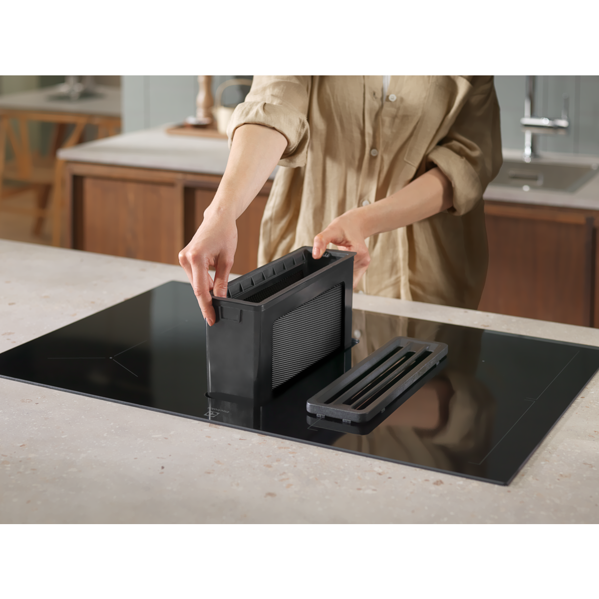 Electrolux - Induktionshäll med inbyggd fläkt - HHOB865S
