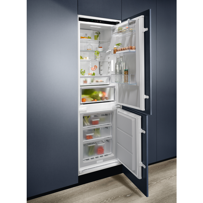 Electrolux - Integrerad kyl-frys - KNP7MD18S