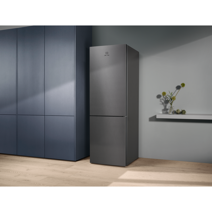 Electrolux - Fristående kyl-frys - NNP6ME32U