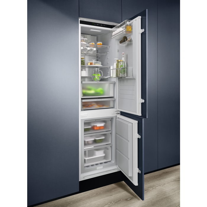 Electrolux - Integrerad kyl-frys - ENV9MD18S