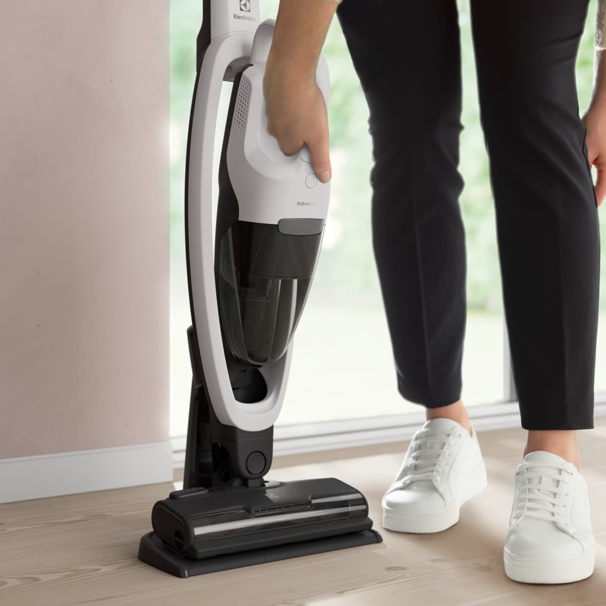 Electrolux - Skaftdammsugare - ES52CB21SH