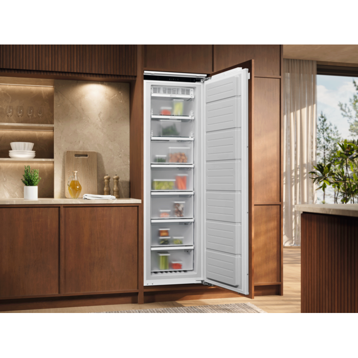 Electrolux - Integrerad frys - EUN7NE18C
