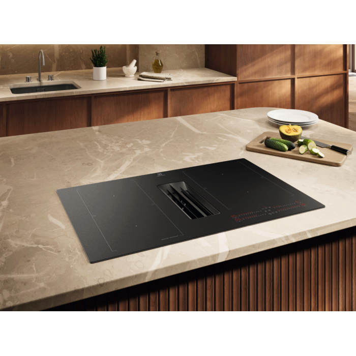 Electrolux - Induktionshäll med inbyggd fläkt - EHH80KB9FC