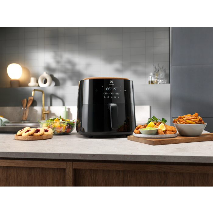 Electrolux - AirFryers - EAF5B