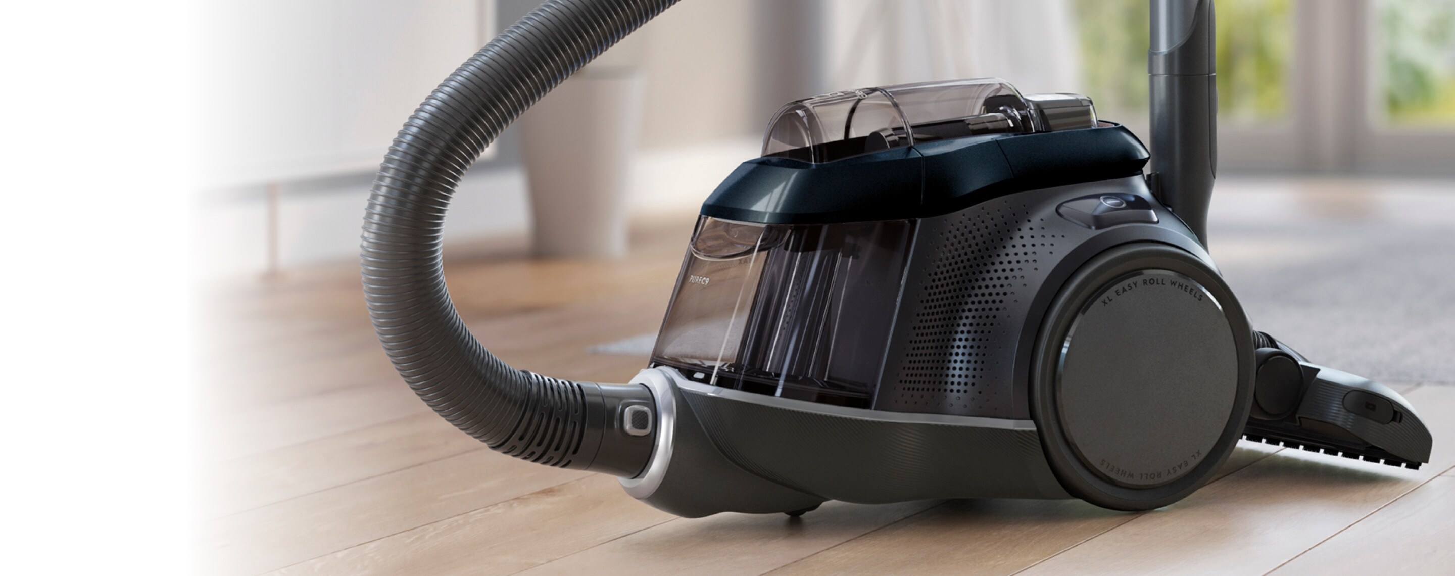 Pure C9 Bagless cleaner