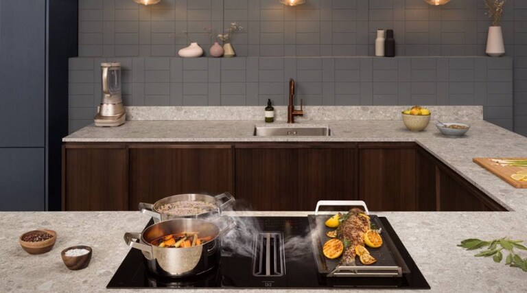 Matlagning på en spis som ger en daglig hållbar livsstil