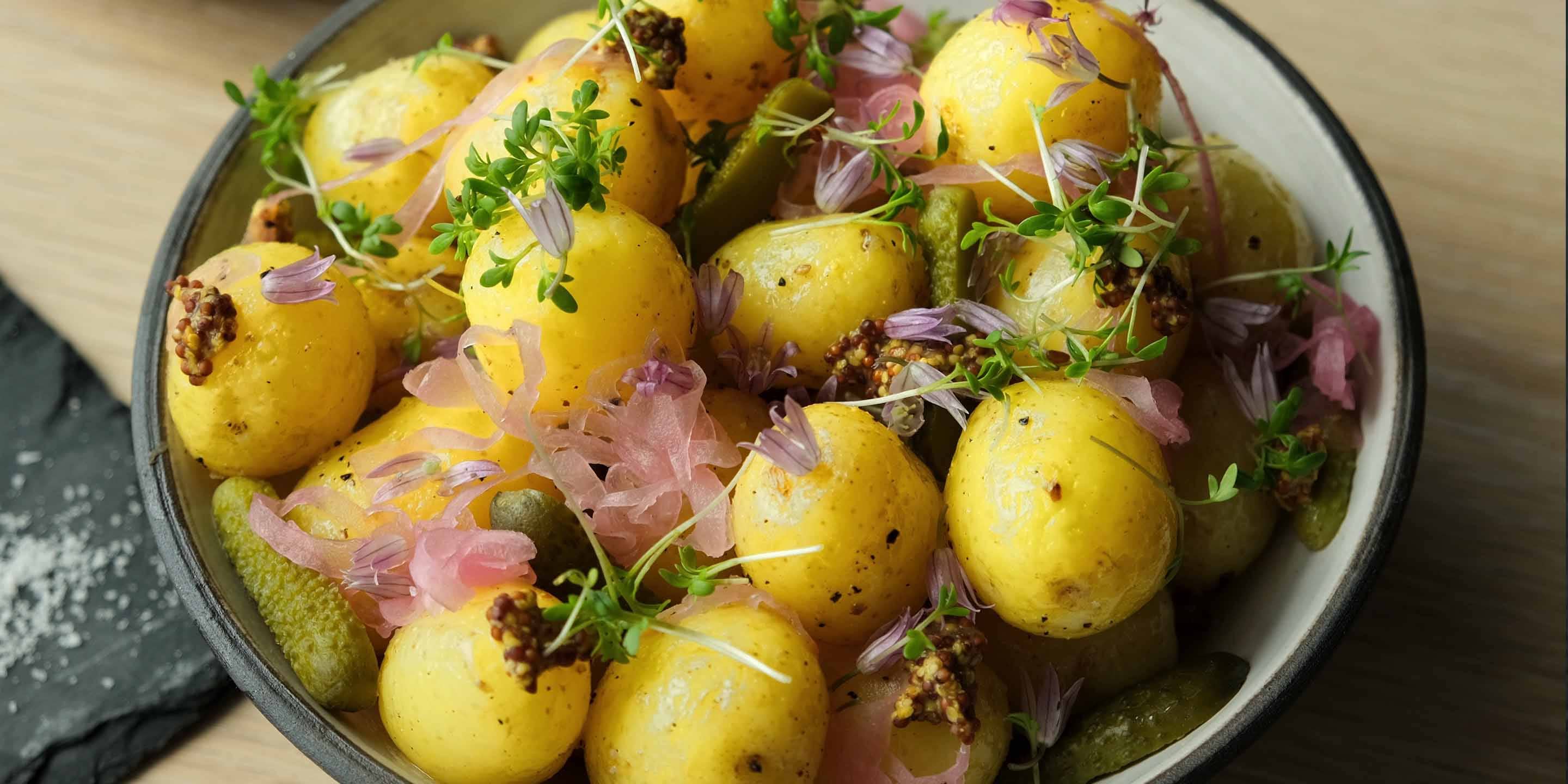 Somrig potatissallad med färskpotatis
