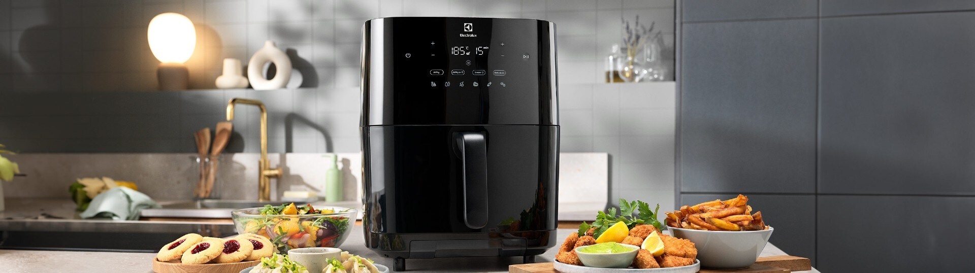 Air fryer bland färgglada matvaror