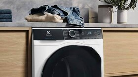 Toppen av en Electrolux tvättmaskin